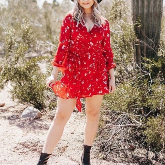 love, Fire Dresses & Skirts - NORDSTROM RED FLORAL MINI DRESS
